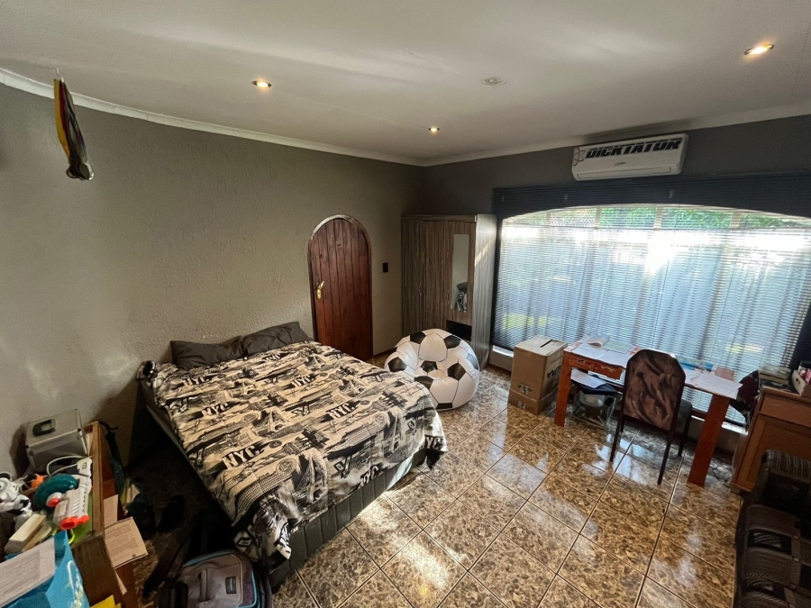 To Let 3 Bedroom Property for Rent in Safari Gardens North West